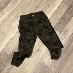 KISMET | Camo Joggers with Three Pockets